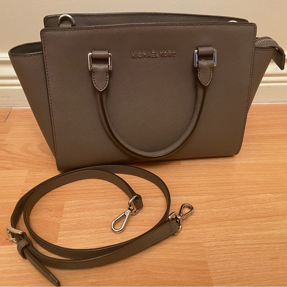 Michael Kors Selma - Picture 1 of 4